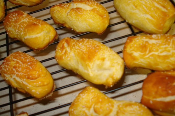 Bite Size Soft Pretzels - they're super easy & always taste great via thepajamachef.com