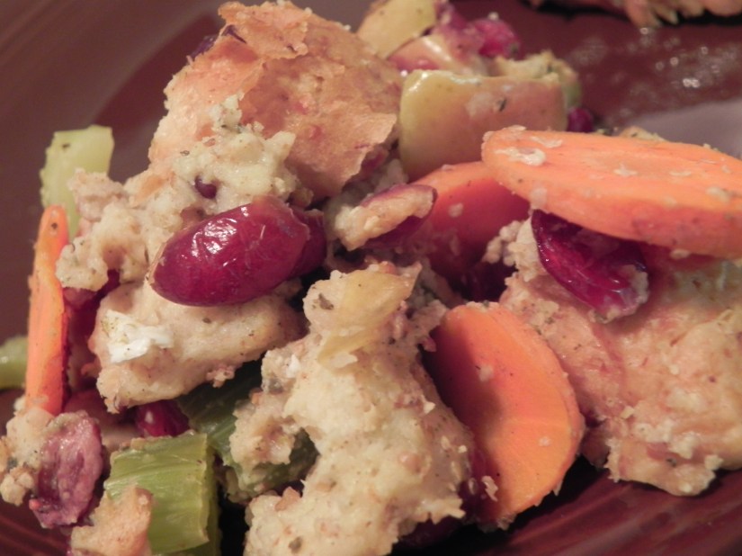 CranApple Stuffing - an easy, healthy stuffing recipe bursting with apples, cranberries, and carrots! 