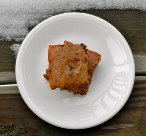 monkey bars - banana bars spiced with cinnamon & with a bit of chocolate because... CHOCOLATE! via thepajamachef.com