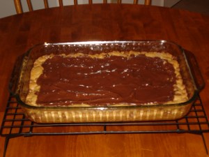 Chocolate Chip Cookie Bars - a no fail, can't go wrong treat that EVERYONE loves | thepajamachef.com Chocolate Chip Cookie Bars - a no fail, can't go wrong treat that EVERYONE loves | thepajamachef.com