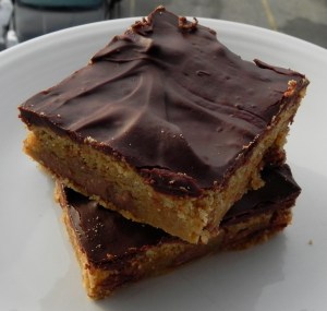 Chocolate Chip Cookie Bars - a no fail, can't go wrong treat that EVERYONE loves | thepajamachef.com Chocolate Chip Cookie Bars - a no fail, can't go wrong treat that EVERYONE loves | thepajamachef.com