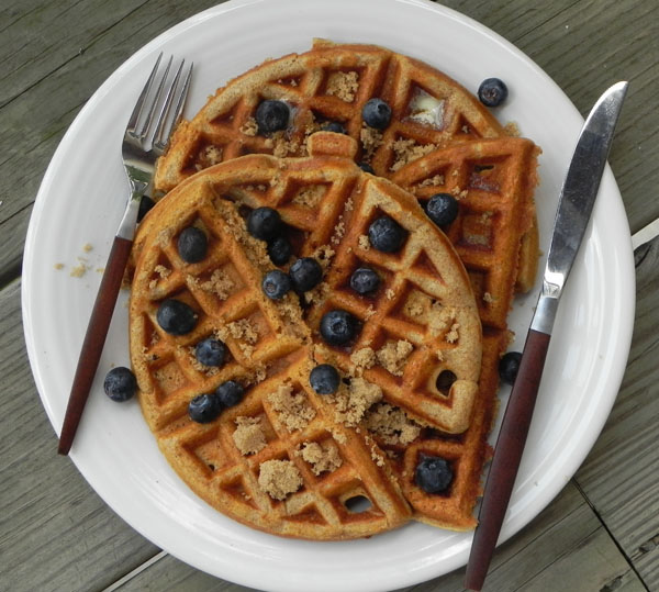 Spiced Waffles - an easy make-ahead #breakfast you can enjoy all week long with fresh fruit via thepajamachef.com