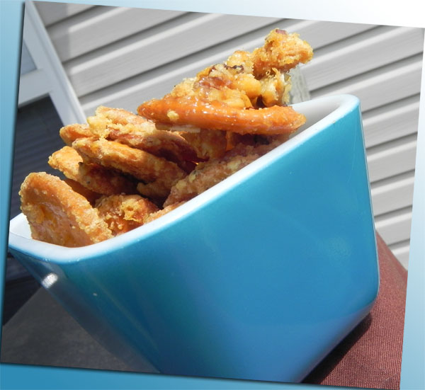 Linda's Caramel Ritz Bits Crackers | thepajamachef.com Linda's Caramel Ritz Bits Crackers | thepajamachef.com