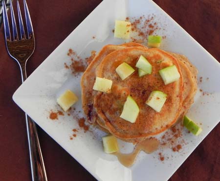 DSCN6044 apple cinnamon pancakes