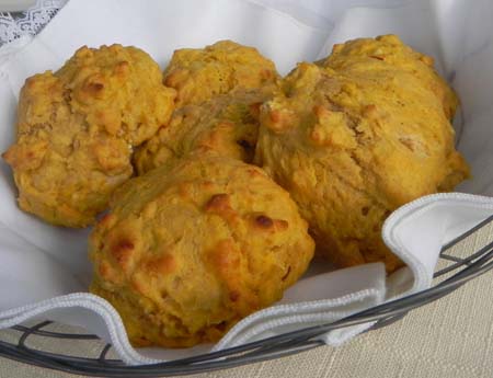 Classic meets seasonal in this great pumpkin biscuit! Find the recipe on thepajamachef.com