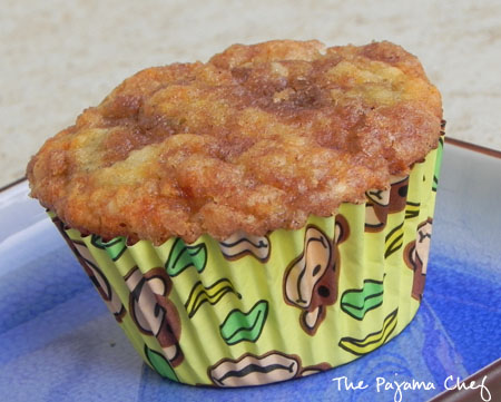 Banana Crumb Muffins - rich banana muffins with an awesome cinnamon streusel topping // thepajamachef.com