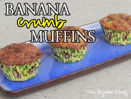 Banana Crumb Muffins - rich banana muffins with an awesome cinnamon streusel topping // thepajamachef.com