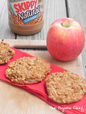 Peanut Butter Apple Oatmeal Cookies | thepajamachef.com
