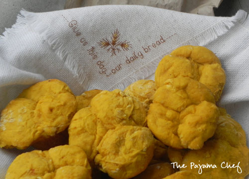 Pumpkin Cloverleaf Rolls | thepajamachef.com