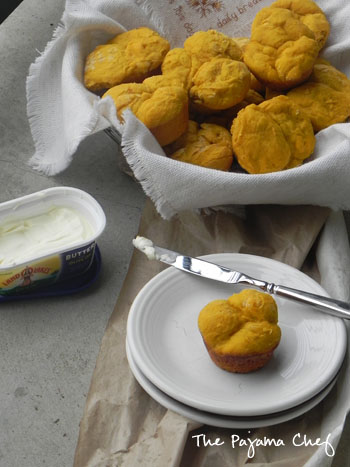 Pumpkin Cloverleaf Rolls | thepajamachef.com