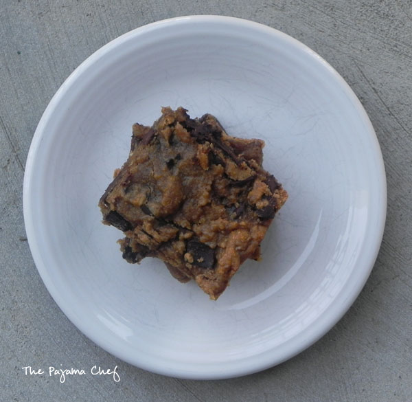 Dark Chocolate Chunk Peanut Butter Blondies - Gluten Free, Vegan Option | thepajamachef