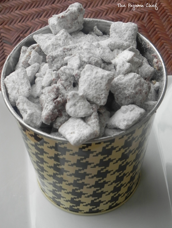 Cinnamon Puppy Chow | thepajamachef.com #10DaysofTailgate