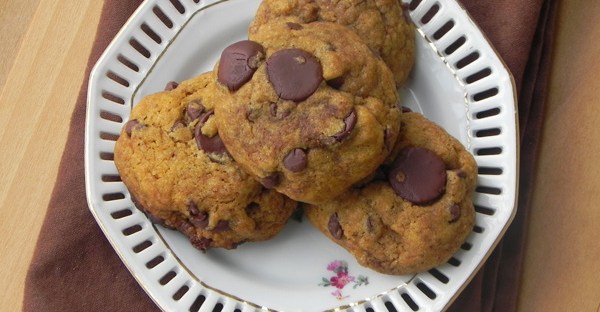 Pumpkin Chocolate Chip Cookies | thepajamachef.com #PumpkinWeek