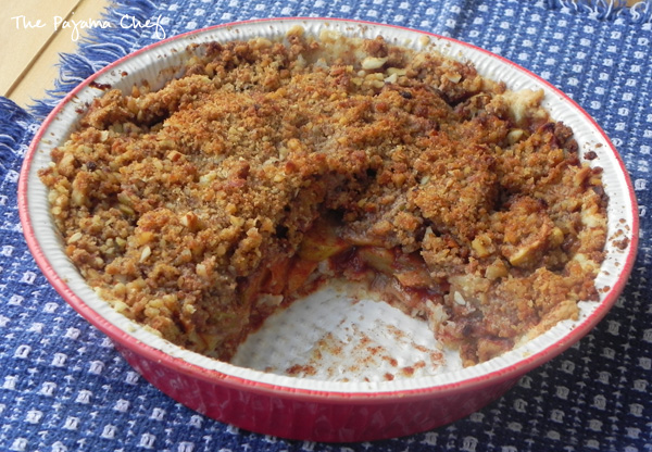 Crumb Top Apple Pie | thepajamachef.com #TripleSBites