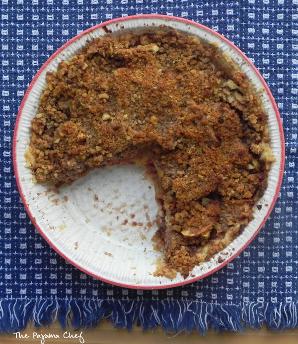 #TripleSBites Crumb Top Apple Pie | thepajamachef.com