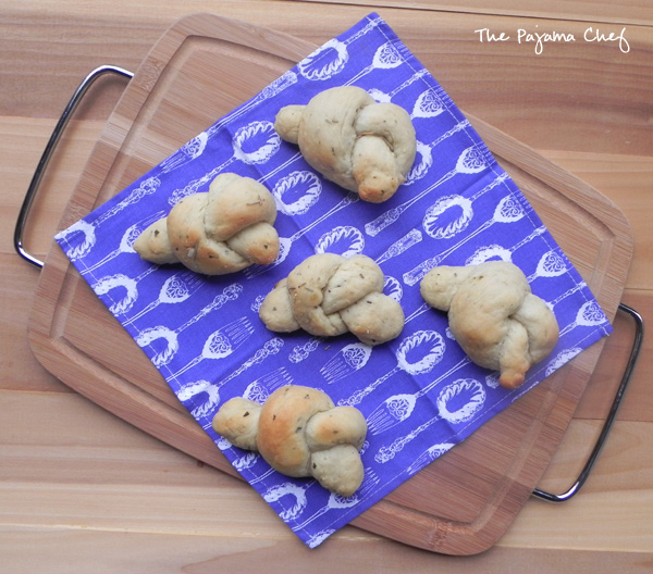 Potato Rosemary Knots | thepajamachef.com #TripleSBites
