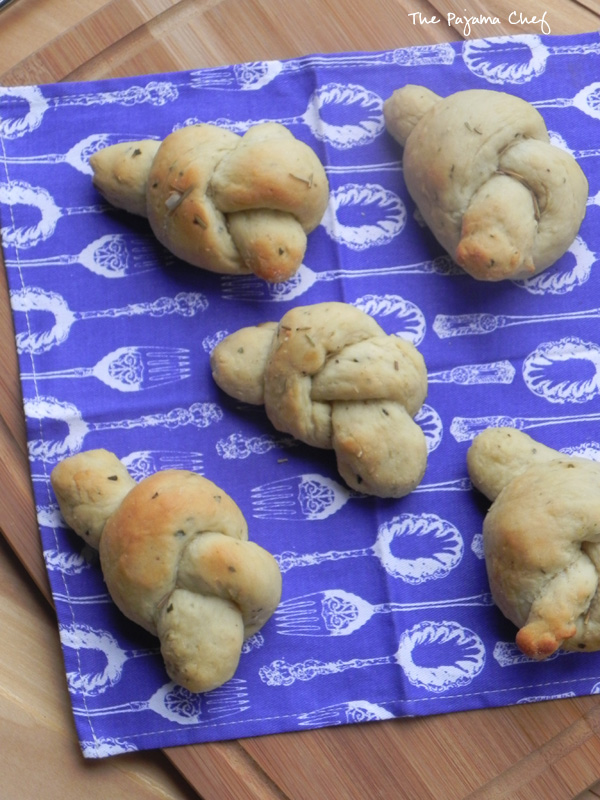 Potato Rosemary Knots | thepajamachef.com #TripleSBites