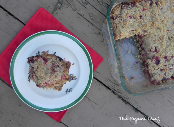 Tart, sweet cranberry crumb bars... they are amazingly delicious.
