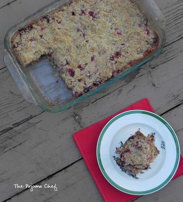 Tart, sweet cranberry crumb bars... they are amazingly delicious. 