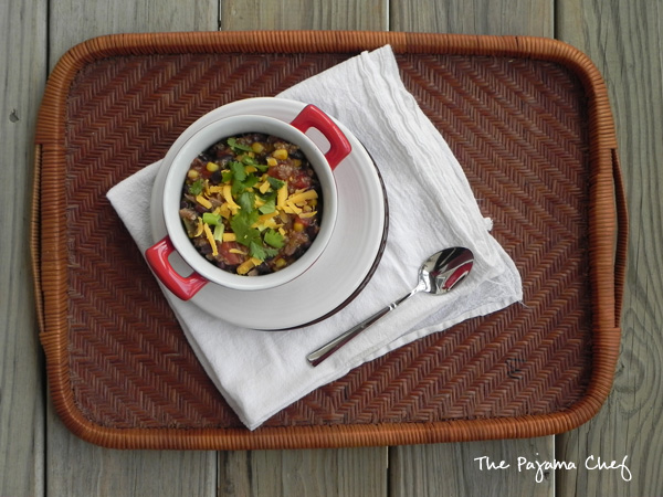 Crockpot Chicken Quinoa Chili: Quinoa meets chicken tortilla soup for a kicked up crockpot meal that is filling, delicious, and perfectly spiced. Plus, you can top it with everything from tortilla chips to cheese to avocado so it's a customized dinner that your whole family will love!