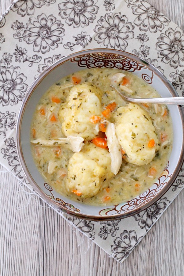 Simply Delicious Chicken and Dumplings / Weekly Menu Plan - lots of wonderful family friendly recipes to make your week easier! via thepajamachef.com :) #menuplan #mealplan #recipes #homemade