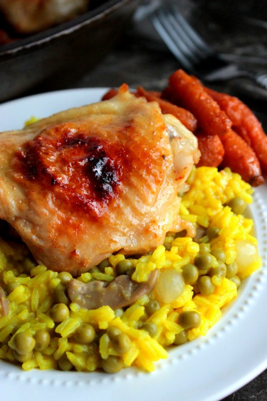 Garlic Roasted Chicken Thighs - Weekly Menu Plan - great eats, all week long brought to you by some of your favorite bloggers like thepajamachef.com!