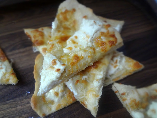 Lots of delicious meal ideas on thepajamachef.com for this week's eats like this White Pizza