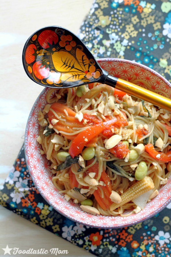 Weekly Meal Plan - lots of great eats for the week ahead via thepajamachef.com and other great bloggers!