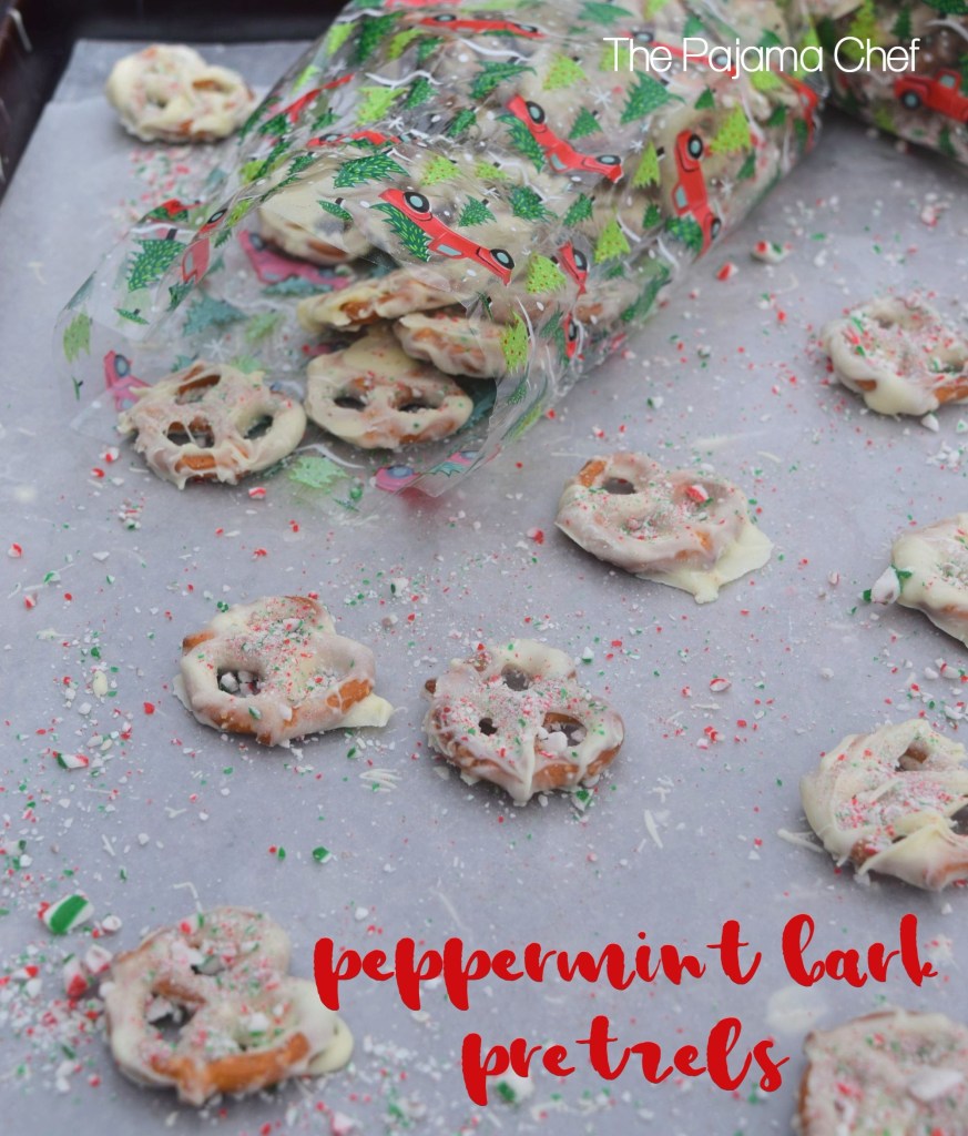 Peppermint bark pretzels... a delightful salty-sweet treat! Great for gift-giving, Christmas cookie platters, or a fun cooking activity with your kiddos.