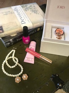 This post is sponsored by JORD Watches. All thoughts and opinions remain my own. Remix your style--whether it is classic or trendy--with a JORD wood watch. I am in love with my new watch and am so psyched to offer you the chance to win a $100 gift certificate to apply to the purchase of your own. Enter here now! All entries actually receive a 10% off coupon, so you've got nothing to lose!  